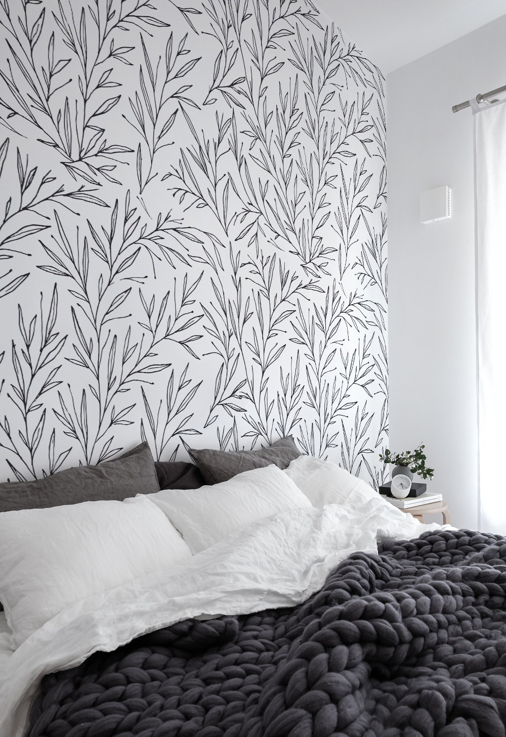 Papier peint N06 branches oliviers minimaliste noir et blanc chambre