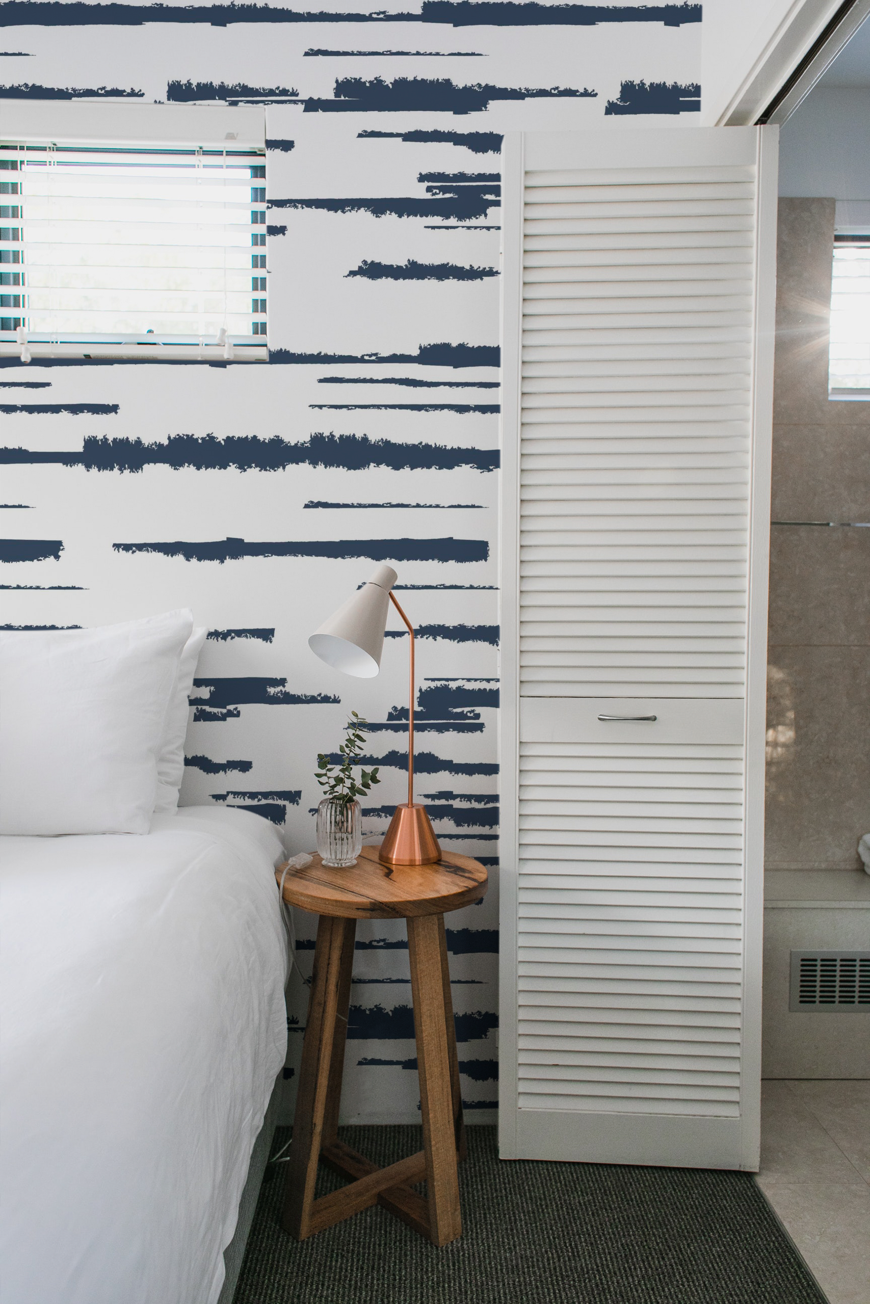 Wallpaper n°80 Graphic Waves Blue Bedroom