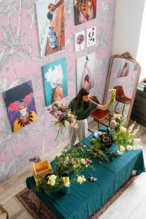 papier peint n60 palmier sur fond rose salon