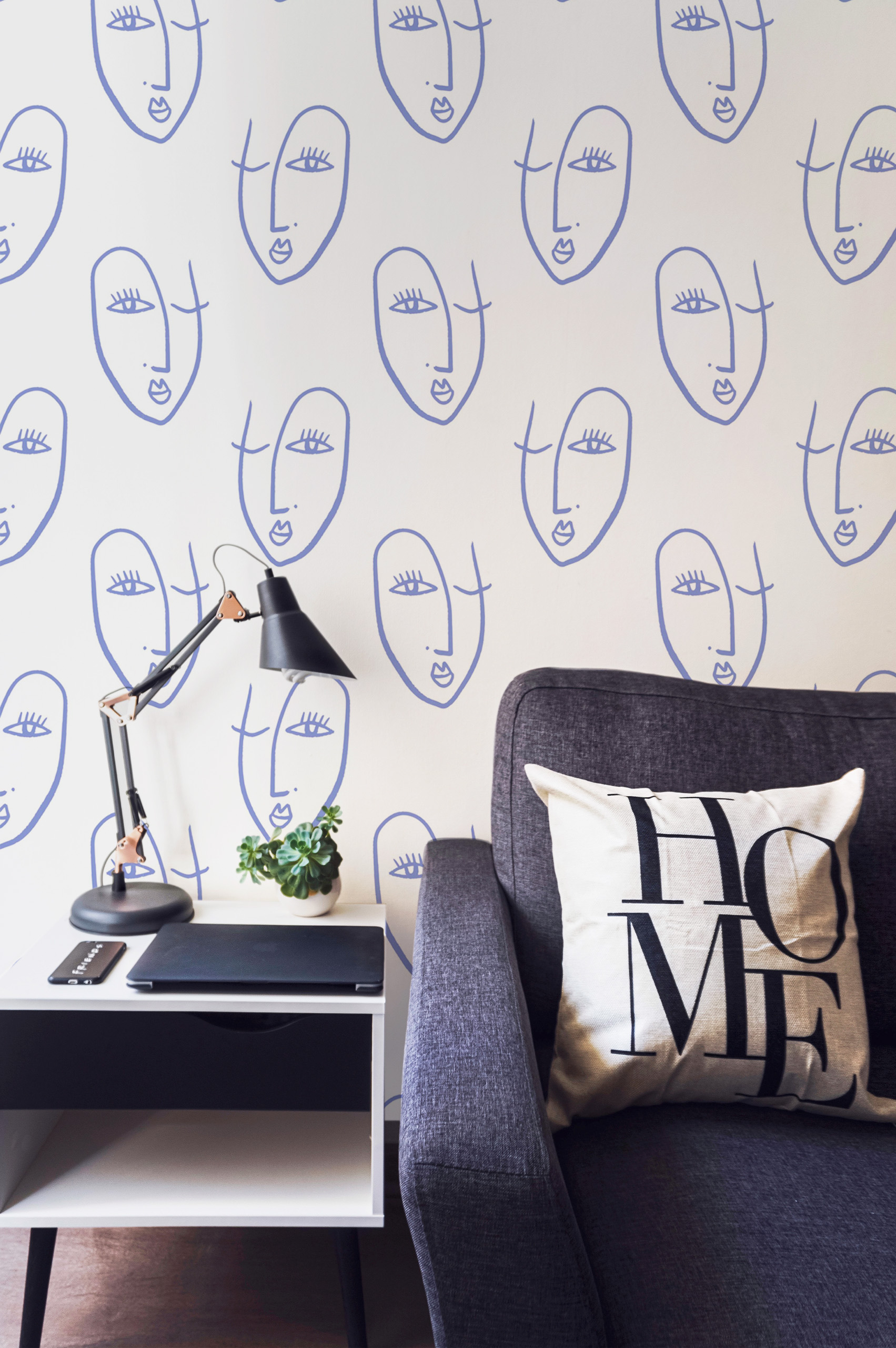 N139 Face To Faca, Female Faces