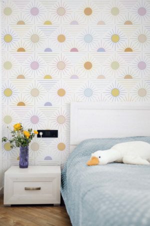 chambre multicolore papier peint soleil géométrique