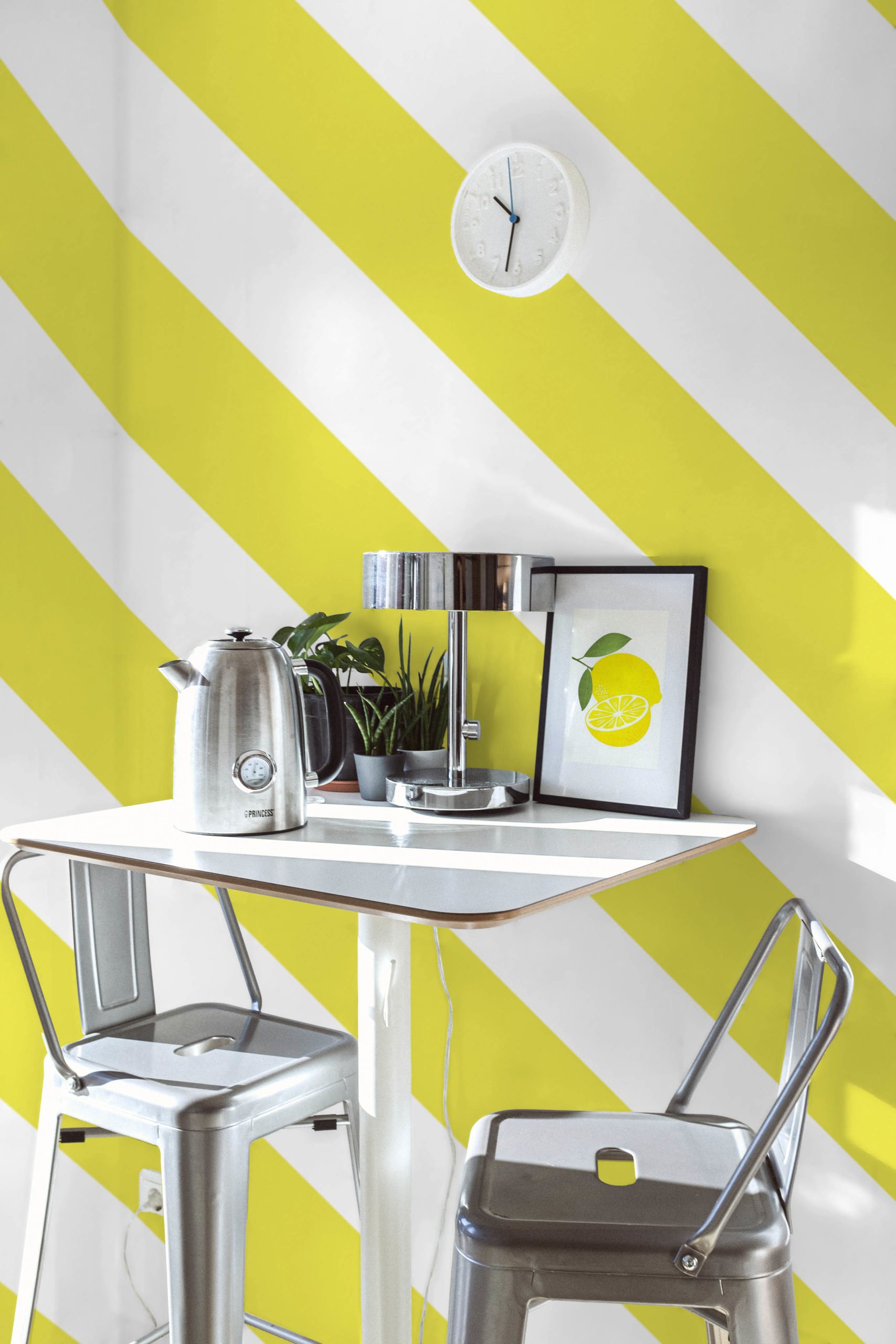 cuisine jaune papier peint rayures pop géométrique estivale