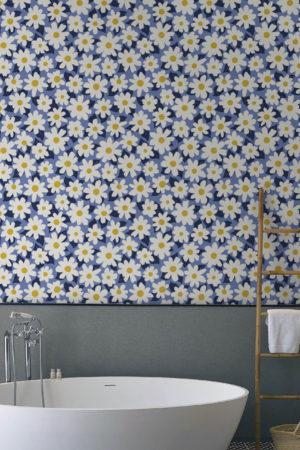 salle de bain bleu papier peint floral champ de marguerite fleur printemps