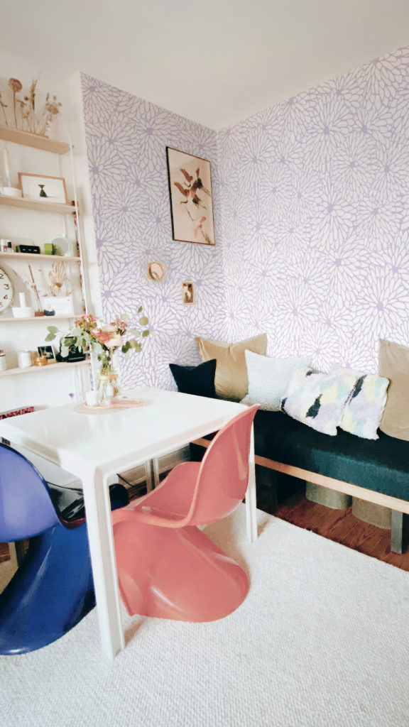 salon violet papier peint chrysanthème floral tendance