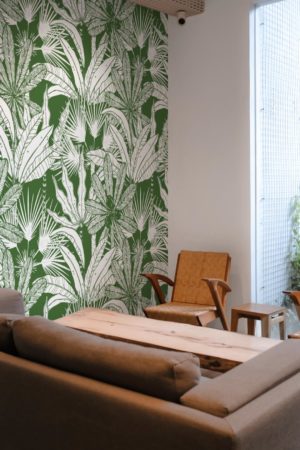 salon vert foncé papier peint végétation tropicale végétal exotique