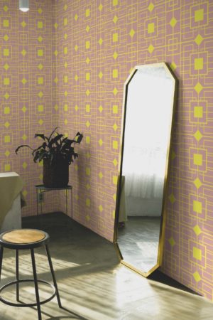 salon rose papier peint géométrie vintage panoramique carré losange