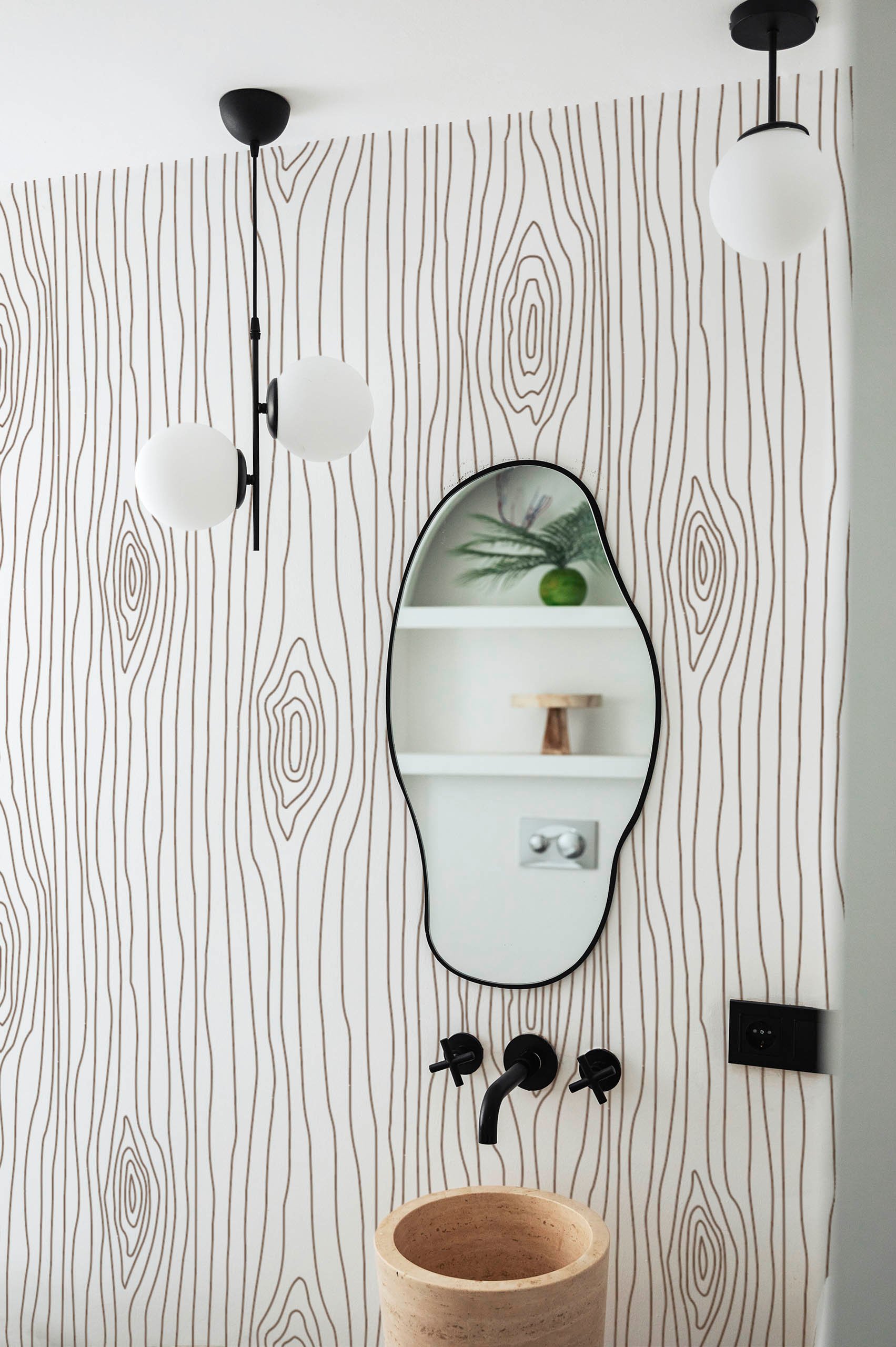 salle de bain marron papier peint motifs d'écorce panoramique végétal