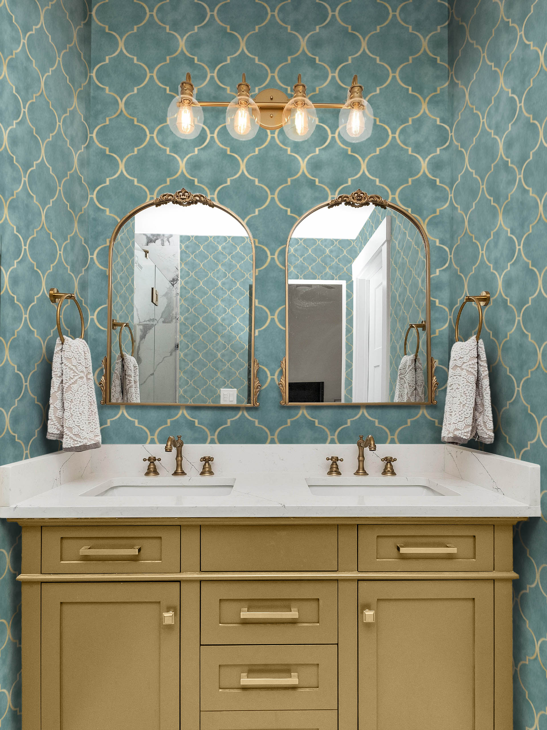 salle de bain turquoise papier peint treillis marocain panoramique mosaïque