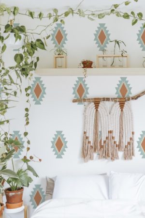 chambre orange papier peint aztèque ethnique géométrique