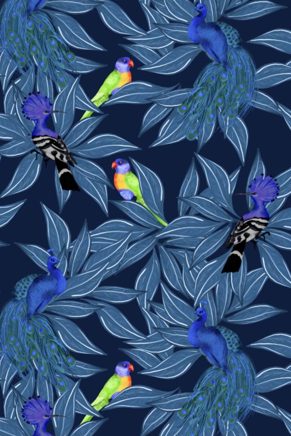 papel pintado con motivos azules oasis tropical animales pavo real loro hoja