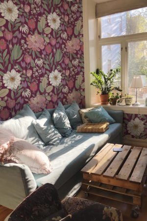 salon violet papier peint fleurs délicates panoramique printemps dessinées main