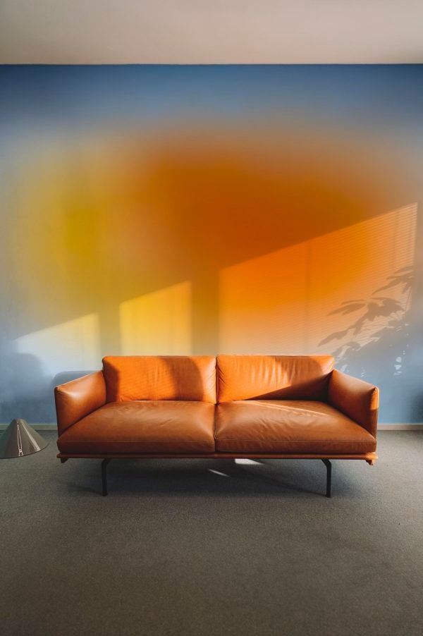salon orange dégradé papier peint halo lumineux panoramique pop