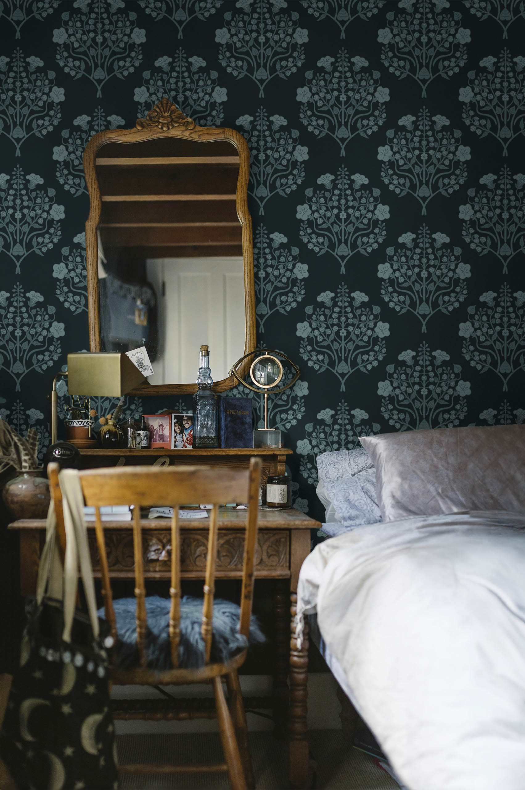 N539 Green Room Green bedroom floral wallpaper