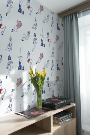 Papier peint femmes bleu salon