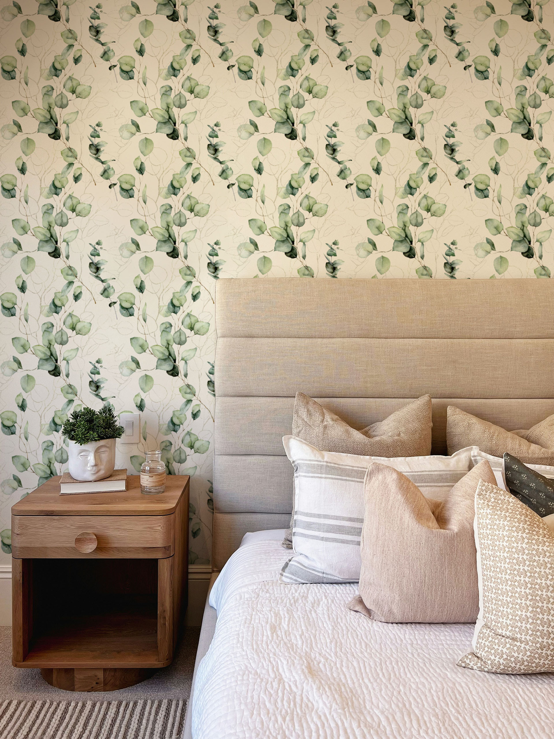 Papier peint feuillage beige chambre